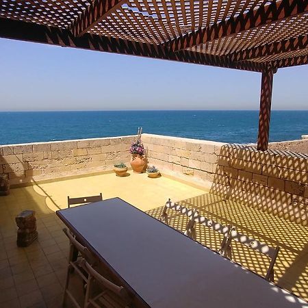 Four Hearts - Acre'S Sea Side Suite Exterior foto